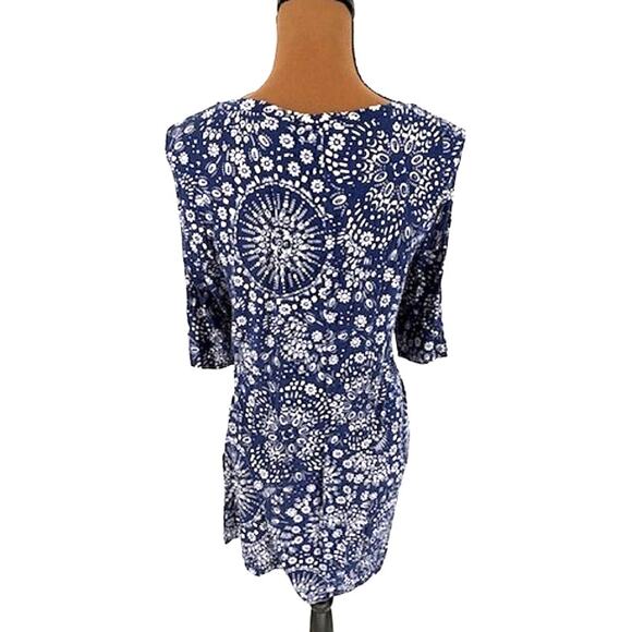Torrid Mandala Print “Super Soft” Knit Shirt in Blue and White – Torrid 2 / 2X - Picture 3 of 7